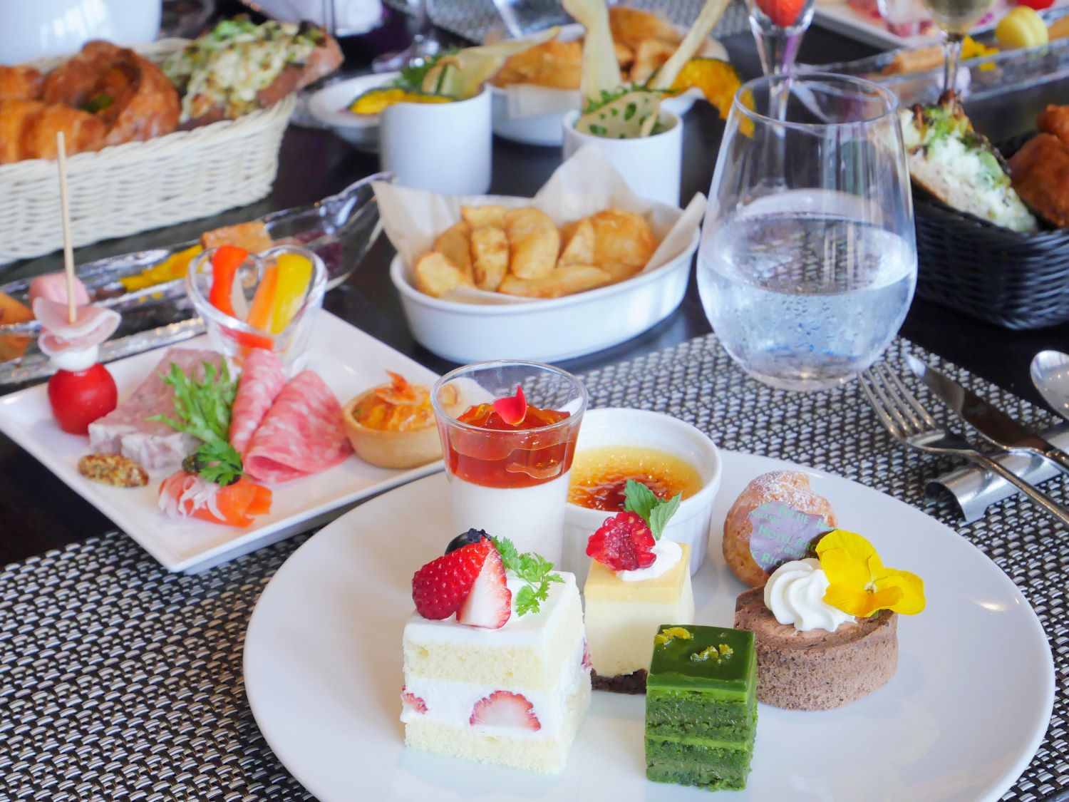 初夏を楽しむアフタヌーンティー